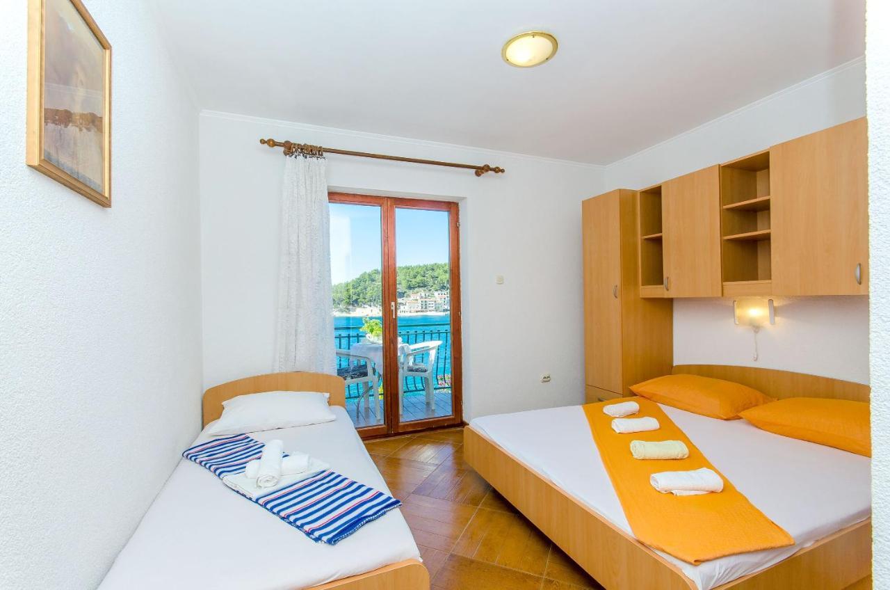 Apartments Moloco Дрвеник Екстер'єр фото