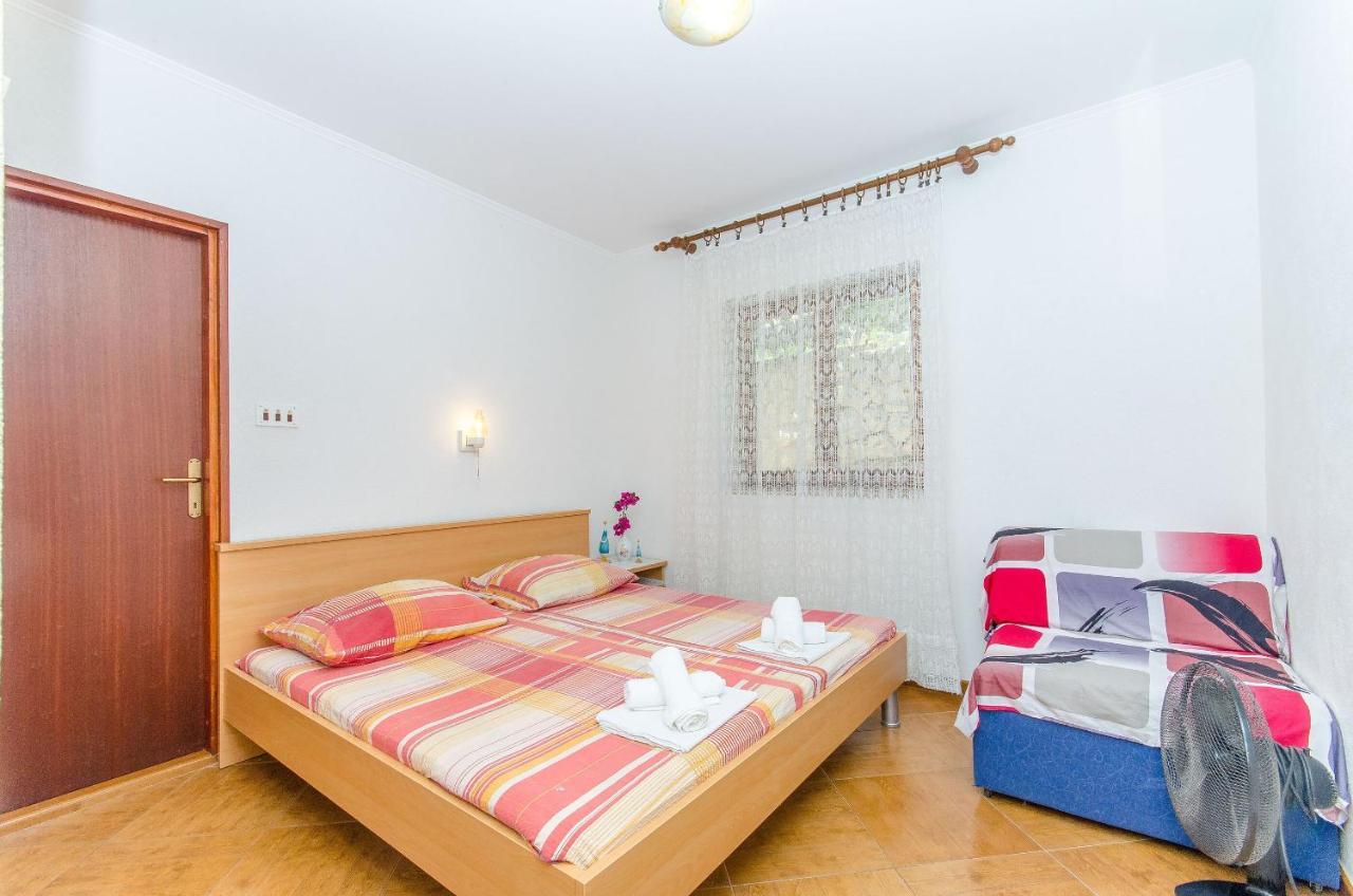 Apartments Moloco Дрвеник Екстер'єр фото